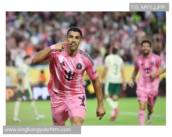 苏亚雷斯遭对方球员侵犯倒地牙哥愤怒指责裁判失职